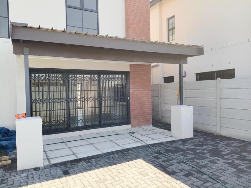 To Let 3 Bedroom Property for Rent in Goodwood Estate Western Cape